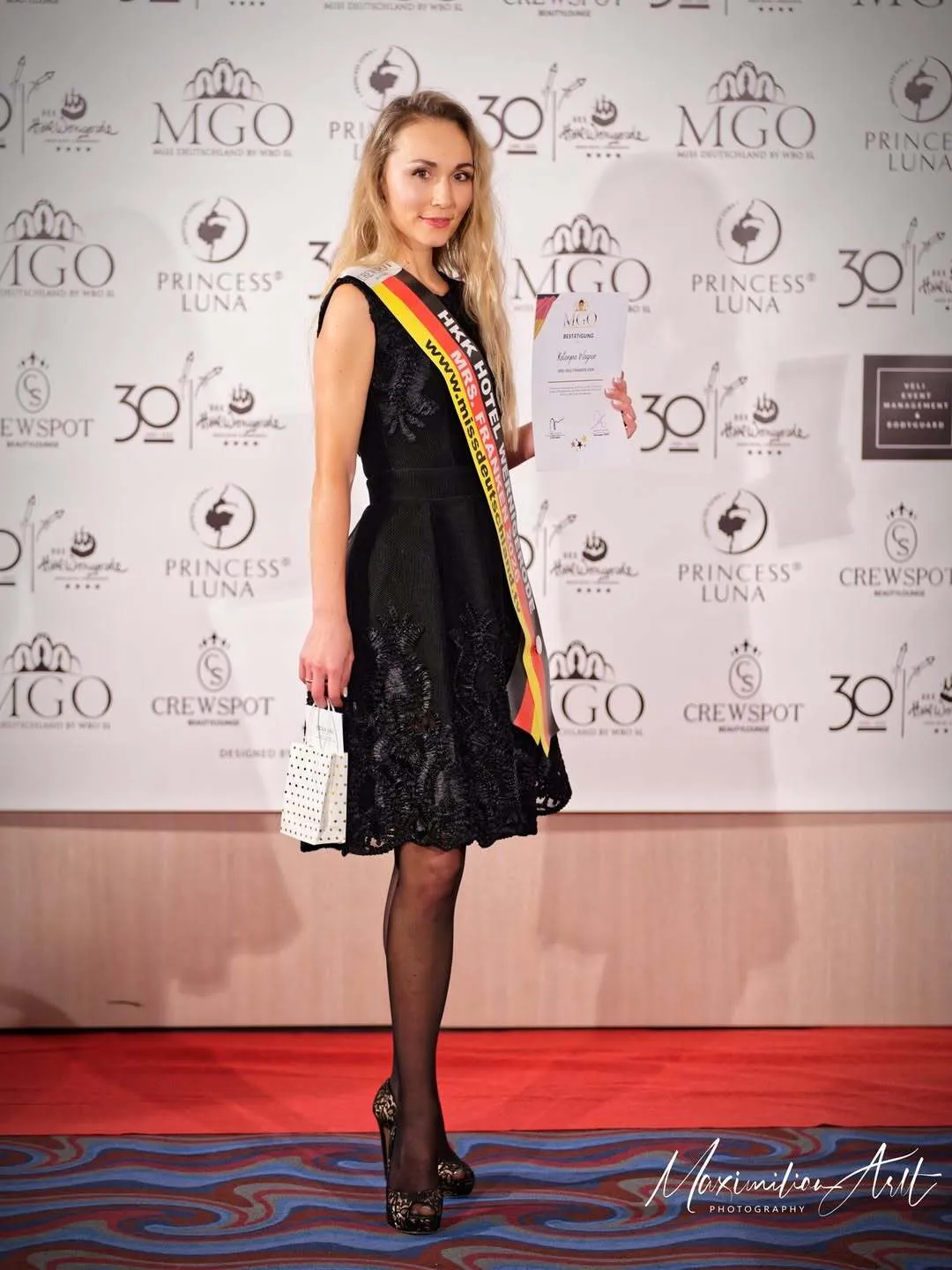 40-річна українка стала новою "Місіс Німеччина": найяскравіші фото красуні з Покровська