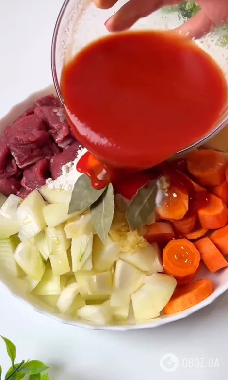 Смачна вечеря зі свинини й овочів у духовці: ділимось ситним рецептом