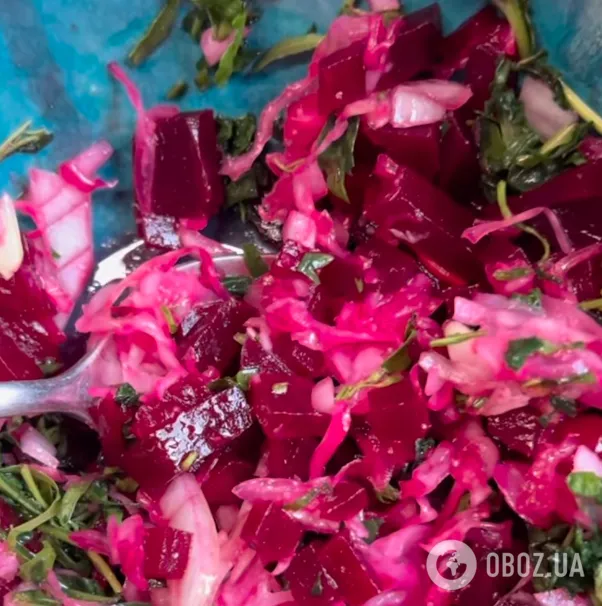 Салат із буряка та квашеної капусти для енергії та молодості: рецепт від Оксани Скиталінської