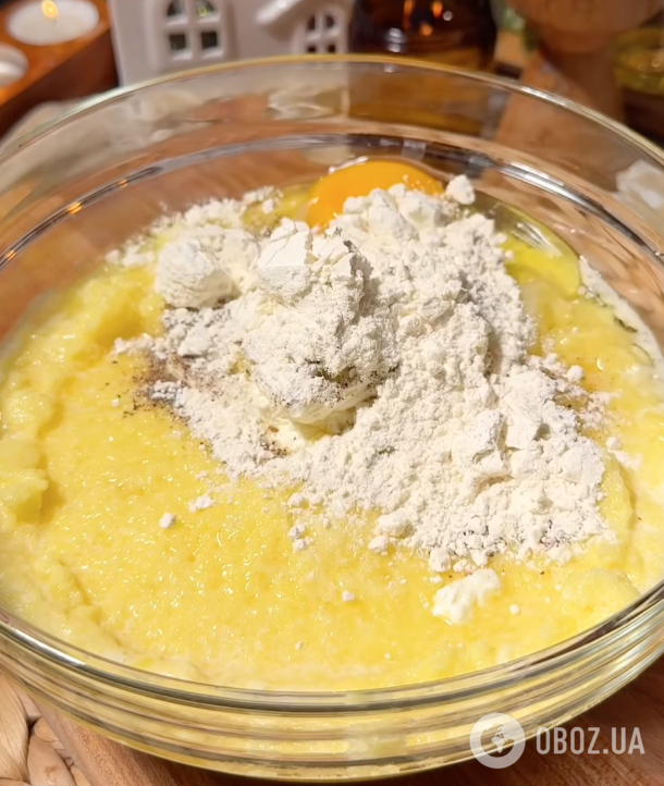 Смачніші, ніж смажені: запечені деруни з грибним соусом і сиром