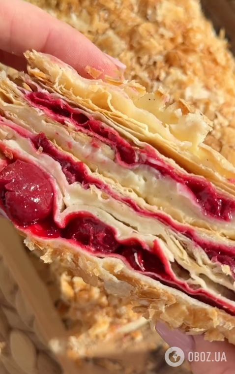 Ленивый вишневый "Наполеон" без приготовления теста: делимся простым рецептом