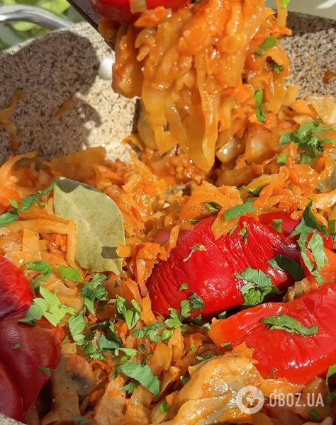 Смачна тушкована капуста: розповідаємо, що додати для яскравого смаку