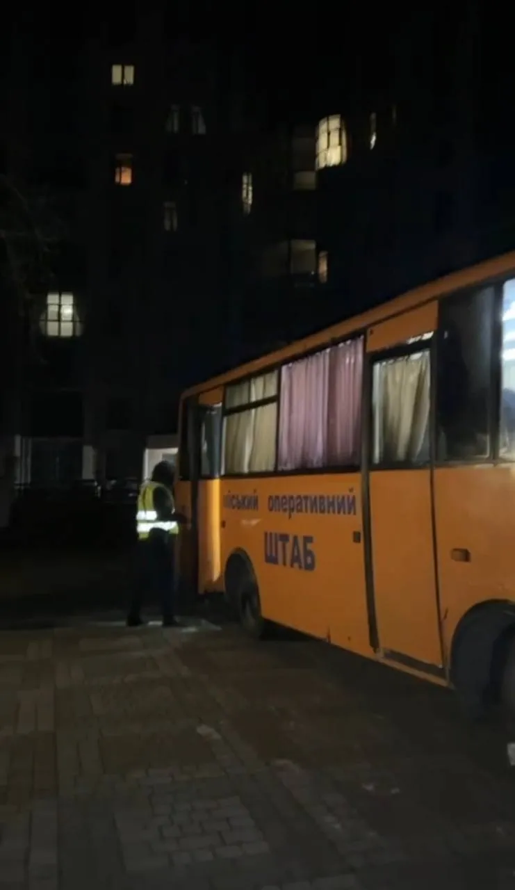 Було дві хвилі атак: Росія вночі вдарила по Одесі, постраждали шестеро людей. Фото і відео