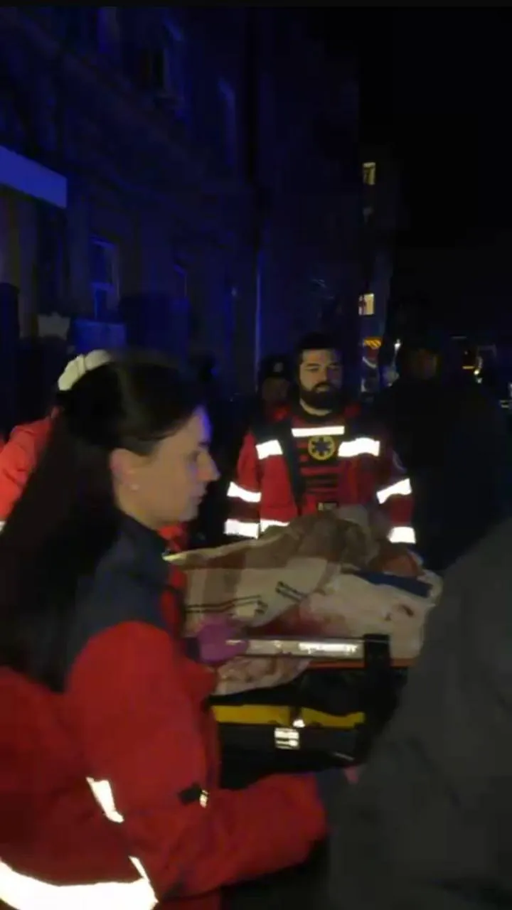 Було дві хвилі атак: Росія вночі вдарила по Одесі, постраждали шестеро людей. Фото і відео