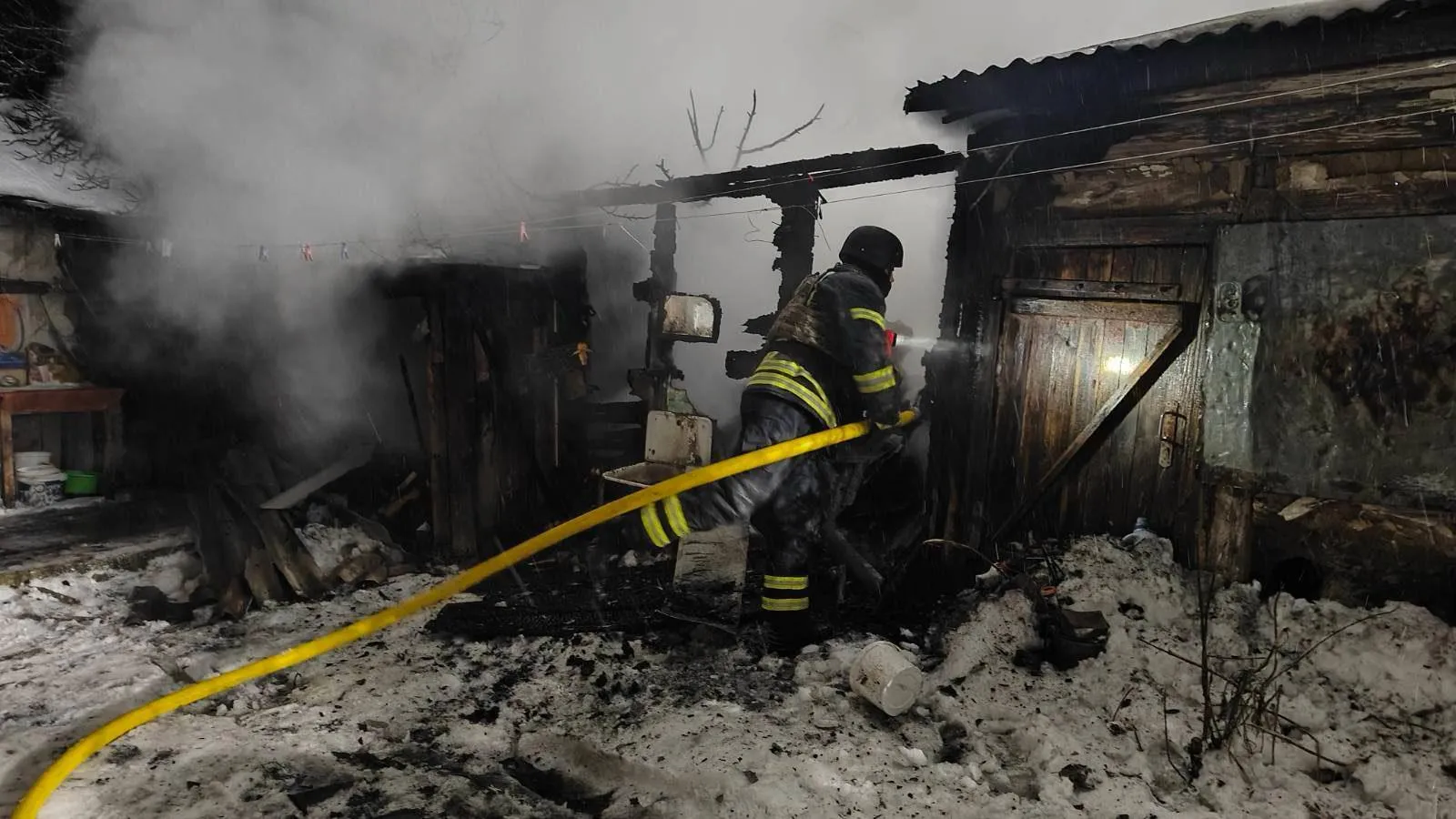 Є пошкодження, введено екстрені відключення світла: наслідки чергової російської атаки на Київщину. Фото