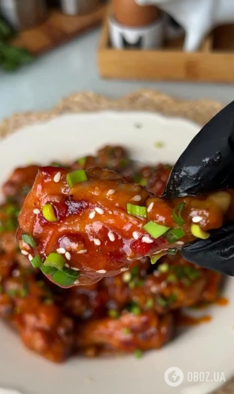 Сочные жареные крылья в пивной глазури: делимся быстрым рецептом мяса на сковородке