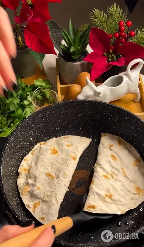 Ленивые чебуреки без вымешивания теста: из чего приготовить