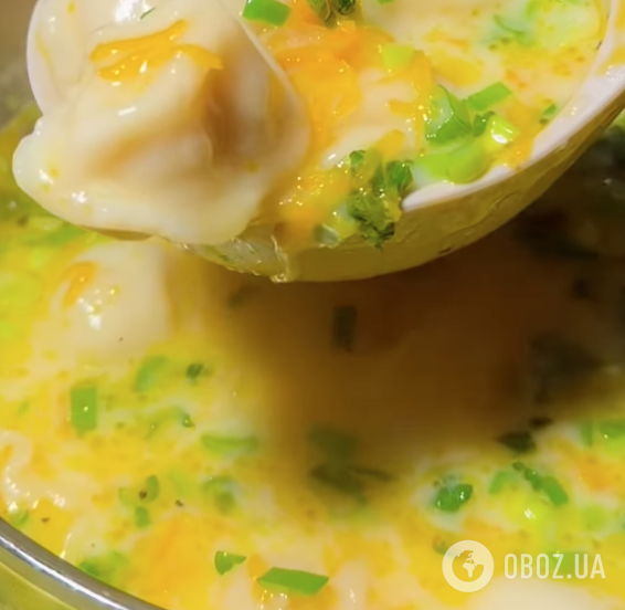 Зимовий пельменний суп із плавленим сиром: рецепт ситної страви для всієї родини