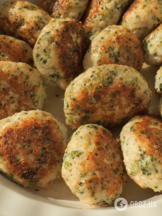 Сочные куриные котлеты с брокколи: делимся легким рецептом