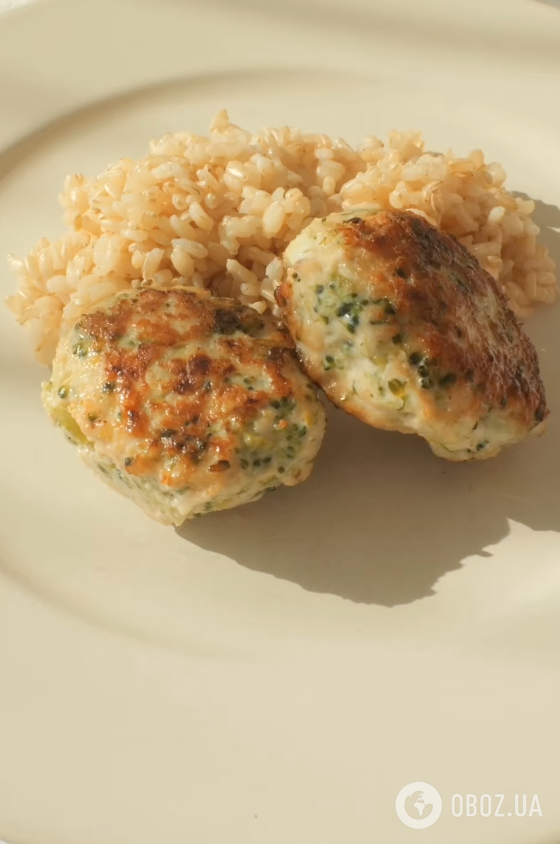 Сочные куриные котлеты с брокколи: делимся легким рецептом