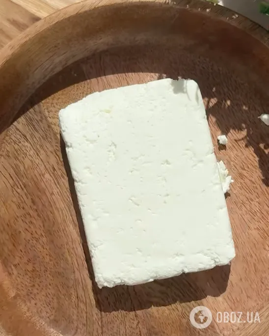 Вкусный творожный десерт с шоколадом и ягодами без выпечки: готовится всего 5 минут