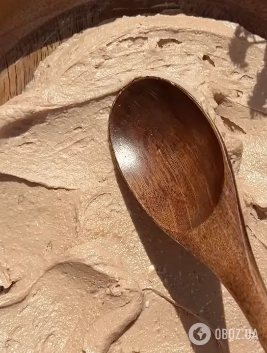 Вкусный творожный десерт с шоколадом и ягодами без выпечки: готовится всего 5 минут