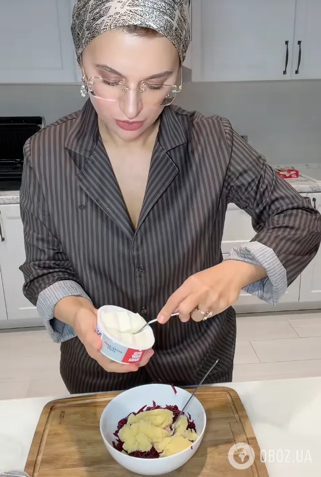 Полезный салат-намазка из свеклы с икрой мойвы на каждый день: рецепт блюда, которое понравится всем