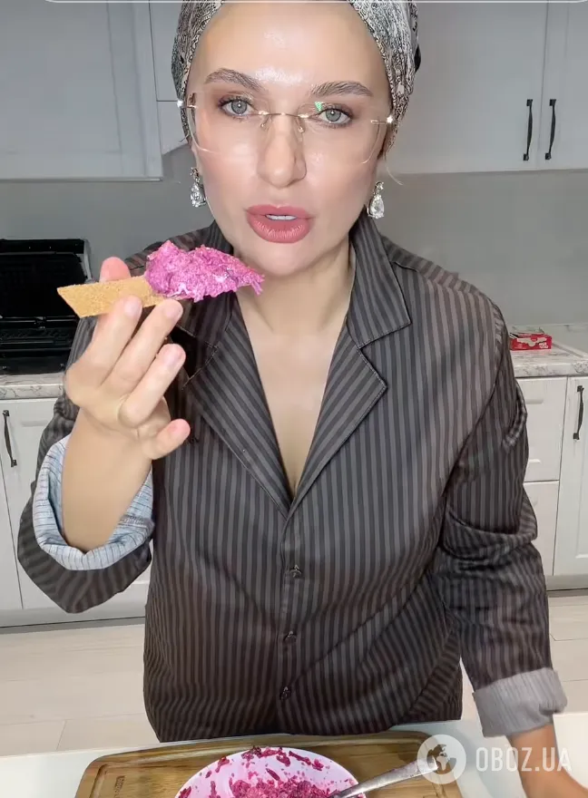 Полезный салат-намазка из свеклы с икрой мойвы на каждый день: рецепт блюда, которое понравится всем