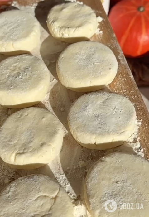 З якого сиру вийдуть найвдаліші сирники і скільки яєць додати в тісто: ділимося рецептом