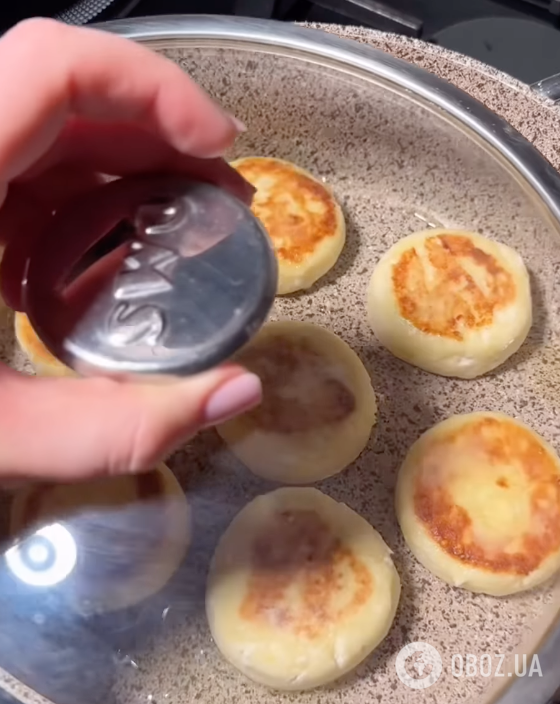 З якого сиру вийдуть найвдаліші сирники і скільки яєць додати в тісто: ділимося рецептом