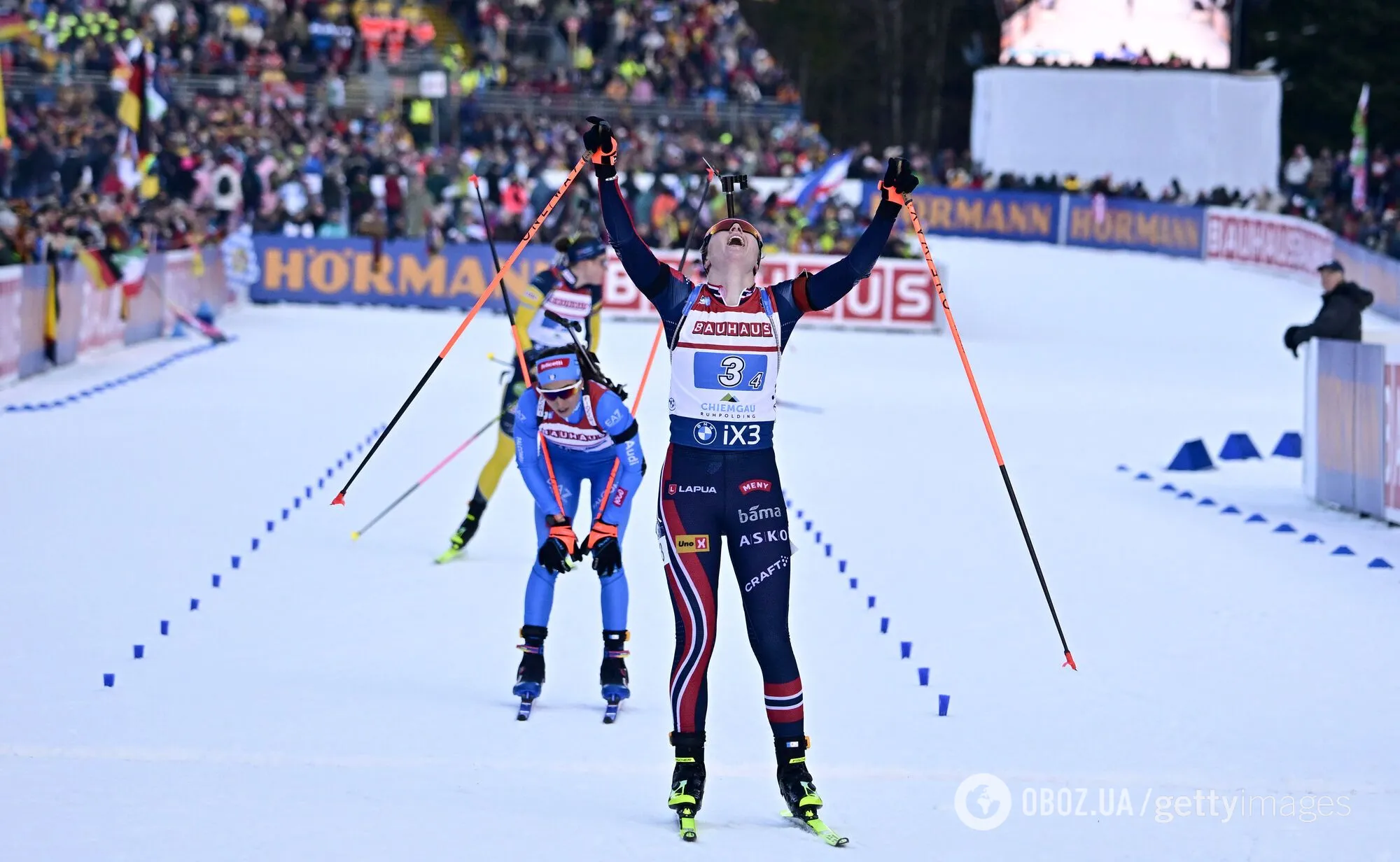 Женская эстафета на Кубке мира по биатлону завершилась фантастической развязкой. Видео