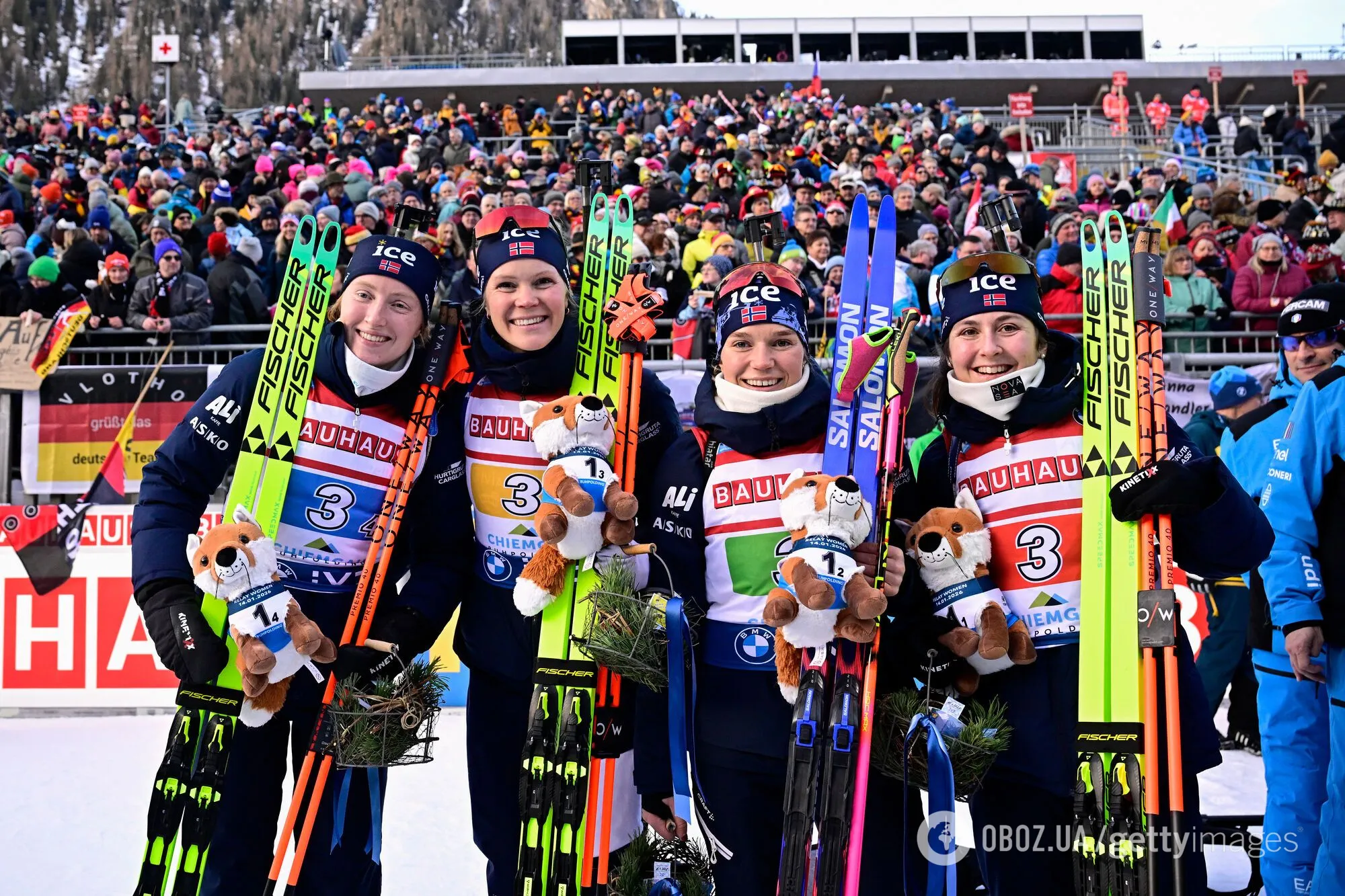 Женская эстафета на Кубке мира по биатлону завершилась фантастической развязкой. Видео