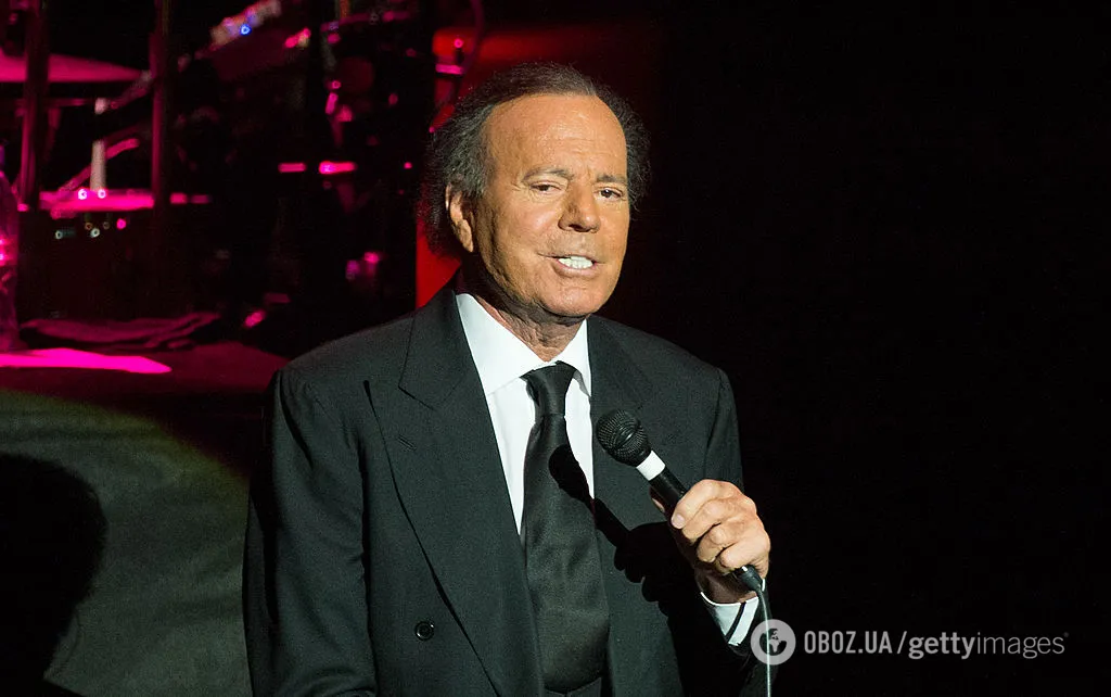 "Он использовал меня почти каждую ночь". 82-летнего Хулио Иглесиаса обвинили в сексуальном насилии сразу две женщины