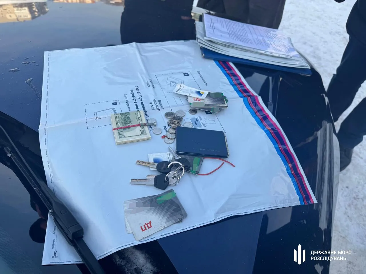 На Волыни разоблачили чиновника ТЦК, который брал взятки за снятие военнообязанных с розыска. Фото