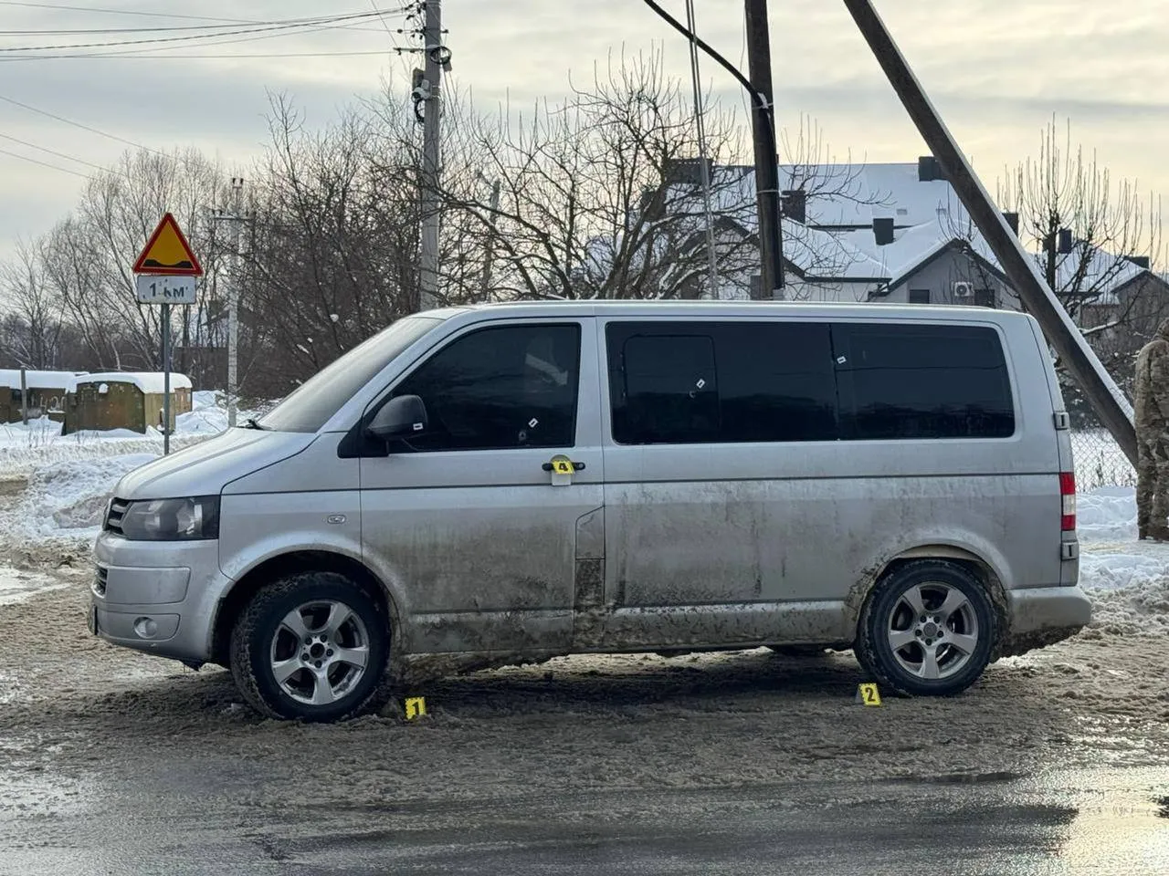 На Львівщині обстріляли авто ТЦК: у поліції заявили, що шукають зловмисника
