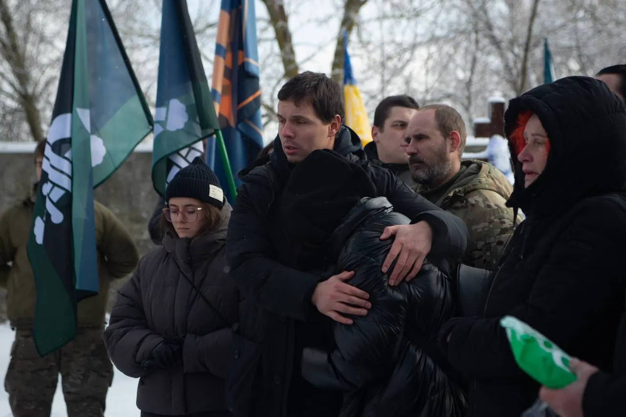 Україна втрачає найкращих синів: у Києві попрощалися з 20-річним військовим Кирилом Руденком. Фото