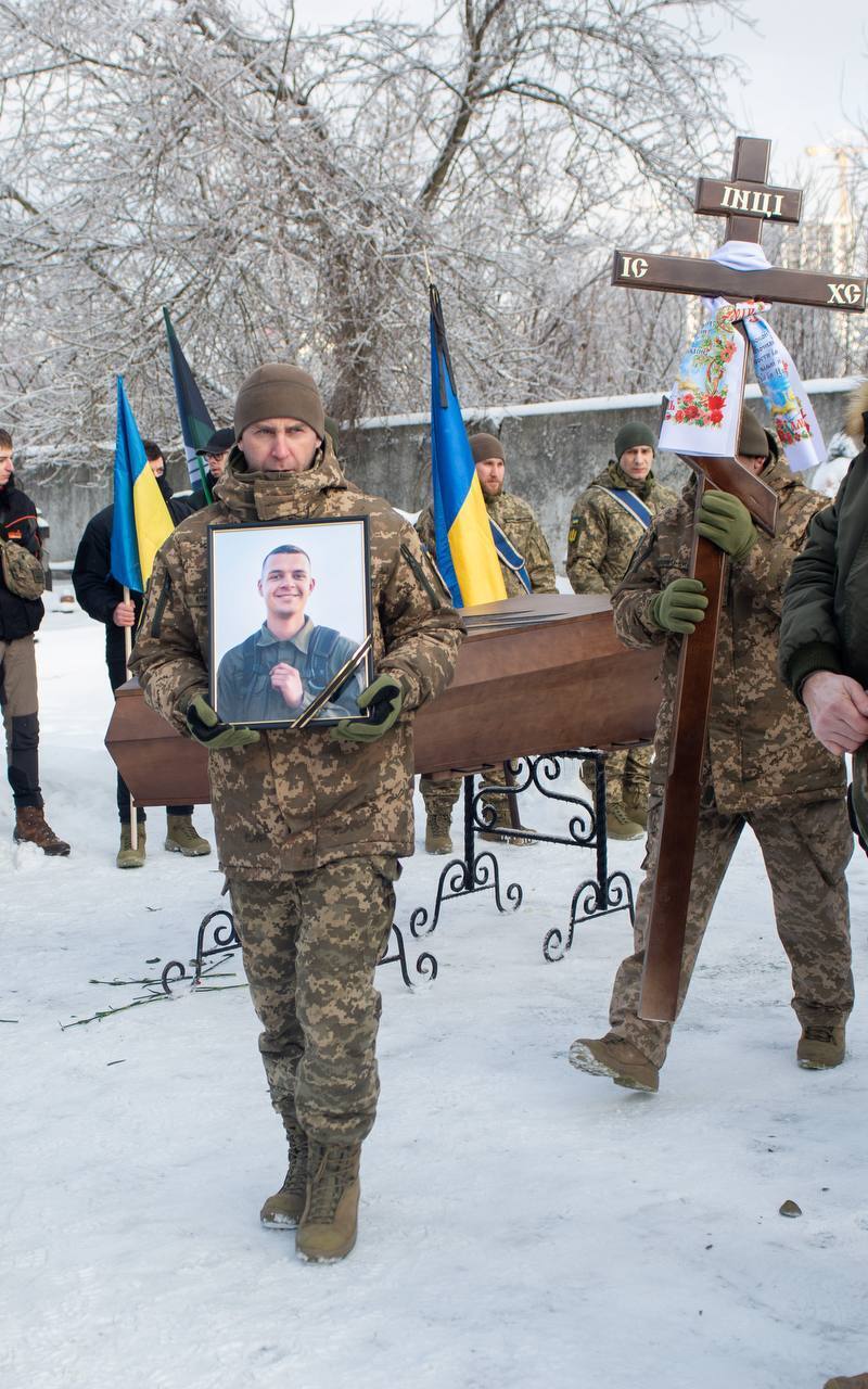 Україна втрачає найкращих синів: у Києві попрощалися з 20-річним військовим Кирилом Руденком. Фото