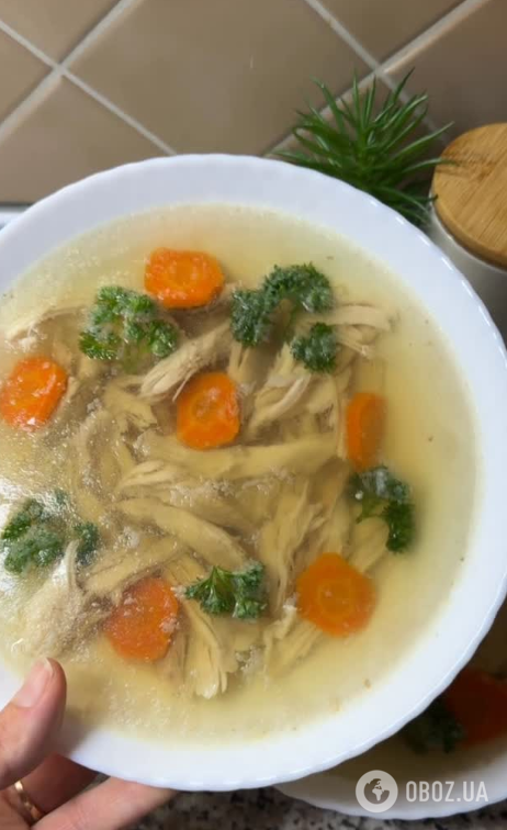 Прозорий та наваристий холодець з курки: ділимось покроковим рецептом