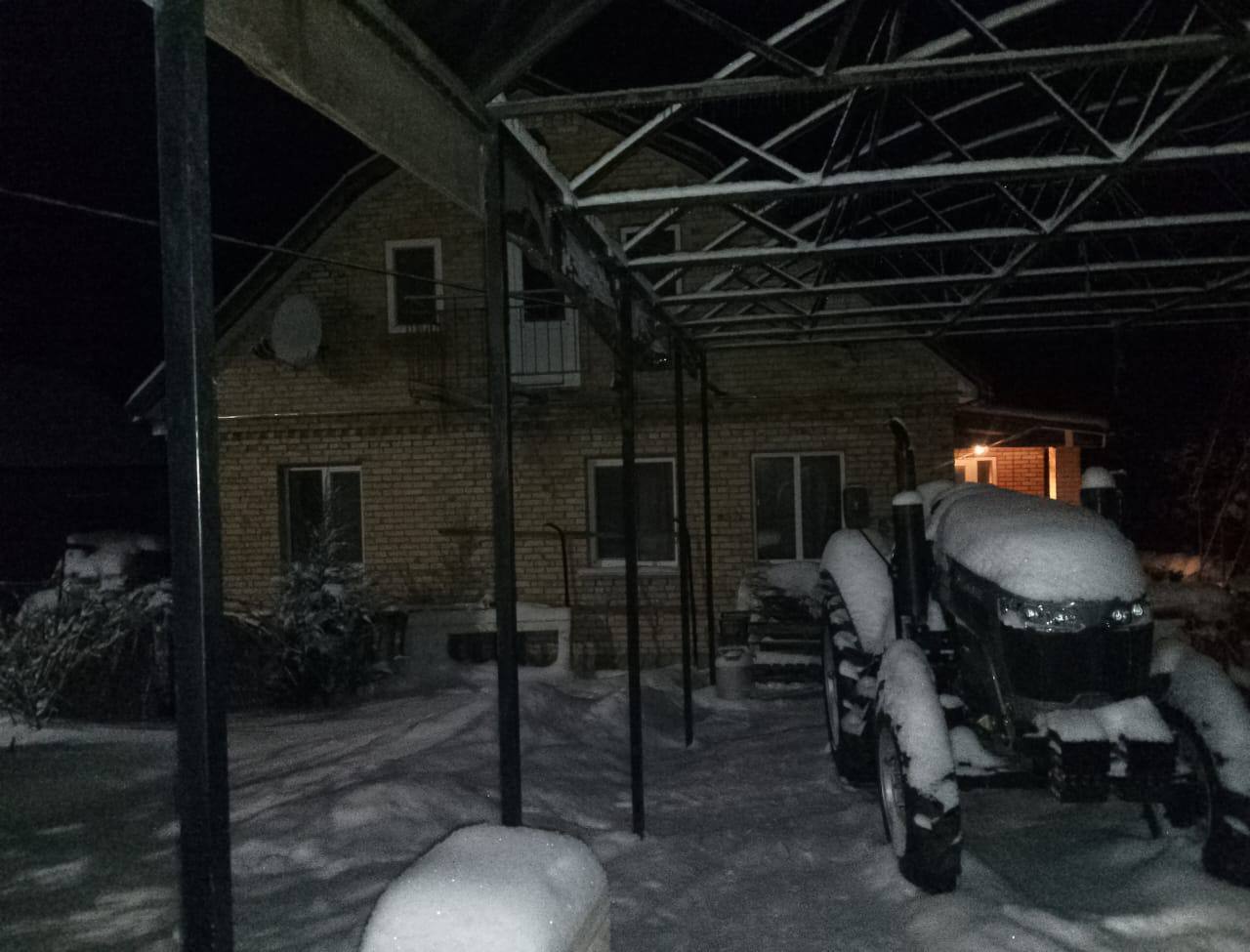 Пошкоджено будинки: наслідки чергової російської атаки на Київщину. Фото