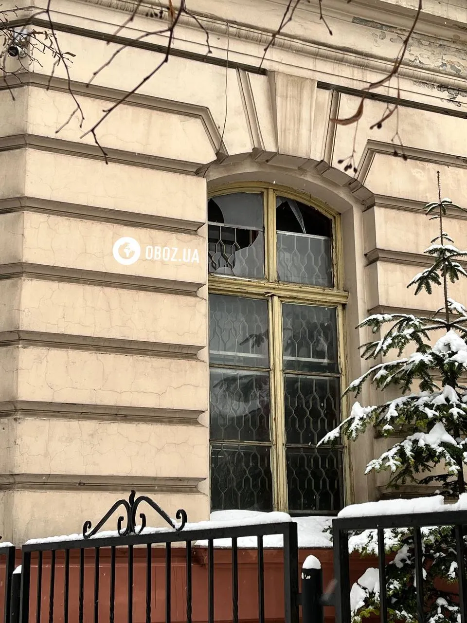 "Символічне місце": Росія атакувала Львів, дрон влучив  у дитмайданчик біля памʼятника Бандері. Відео