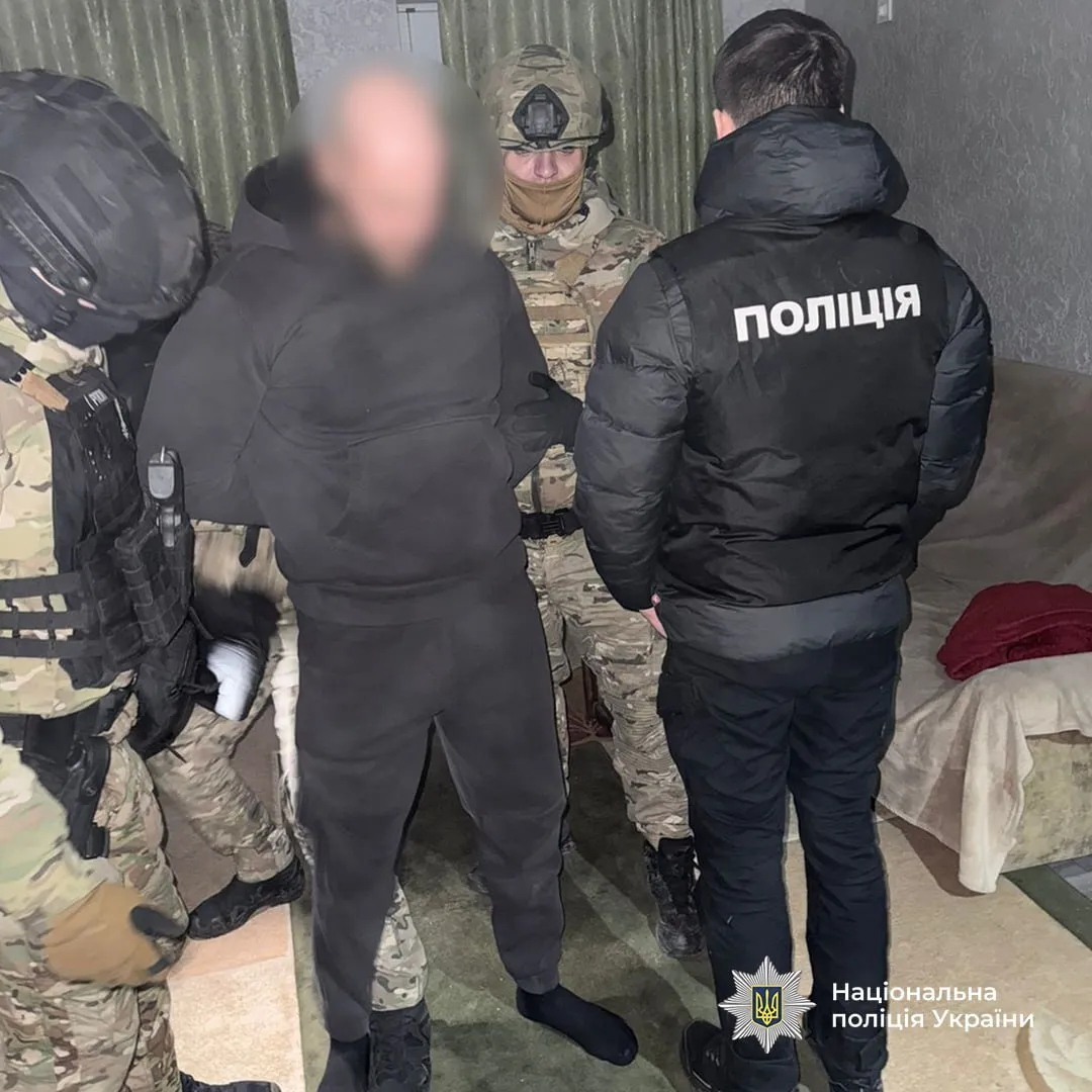Викрадали людей і вимагали викуп: поліція затримала 13 злочинців у трьох регіонах України. Фото і відео