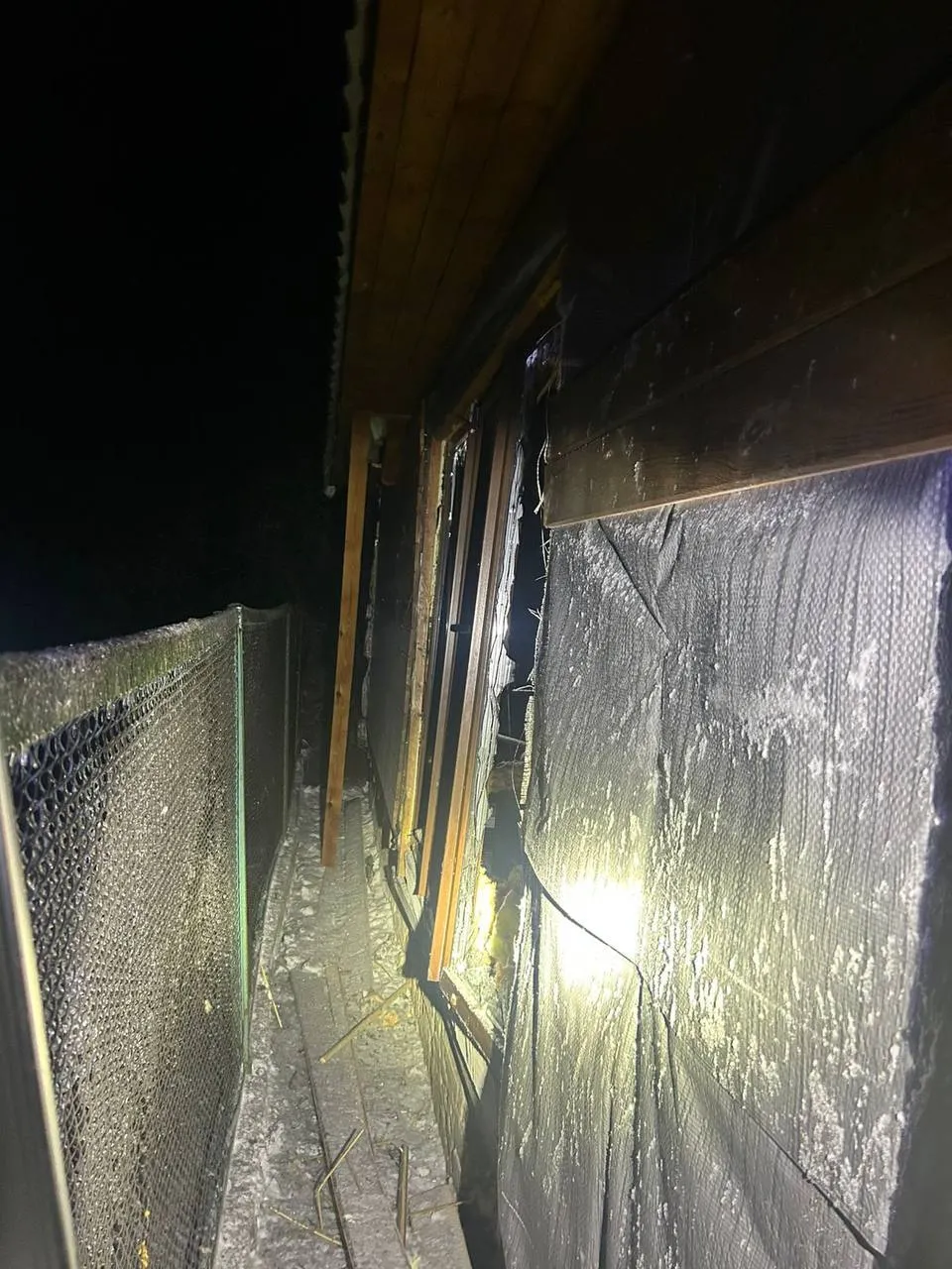 Пошкоджено будинки: наслідки чергової російської атаки на Київщину. Фото