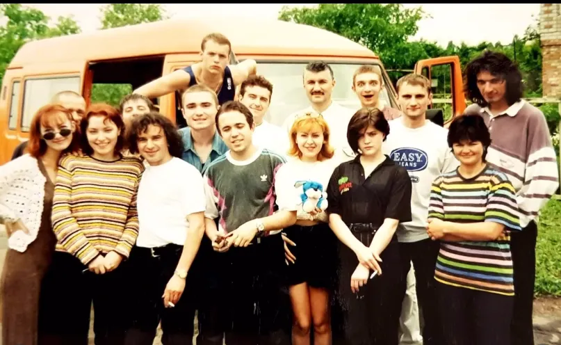 Ирина Билык до пластики, а Кузьма напоминает подростка: в сеть выложили раритетное фото звезд "Территории А" почти 30-летней давности