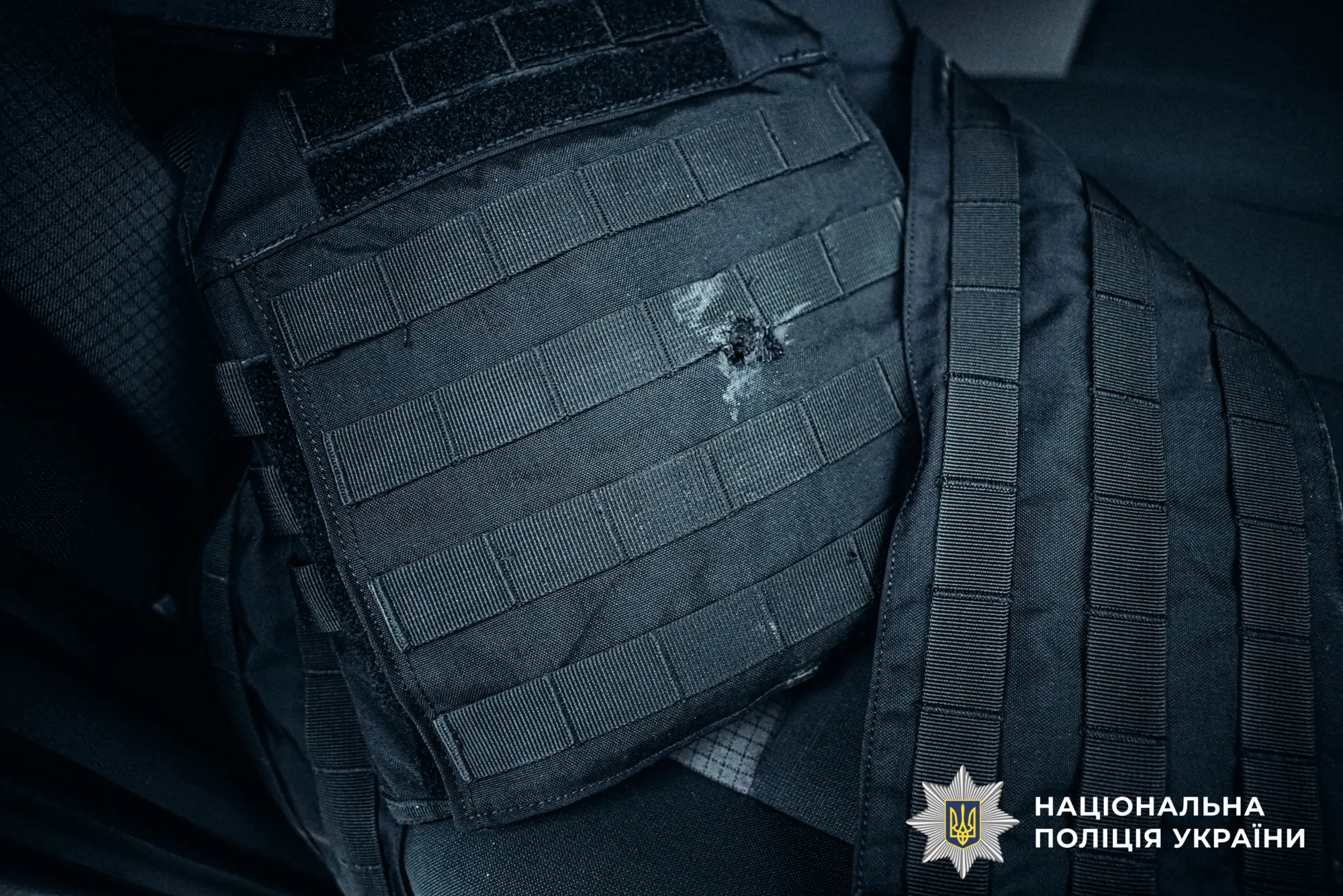 У Луцьку затримали чоловіка, який вистрелив у поліцейського, що прикрив собою жінку з дитиною: що відомо