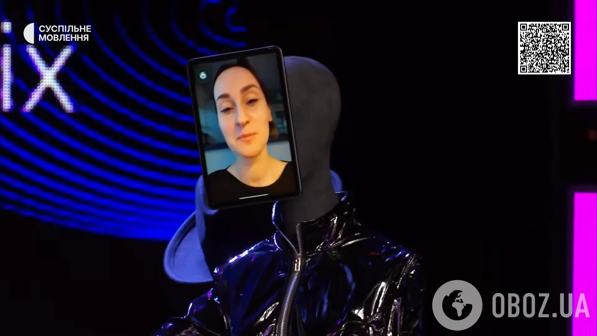 С планшетом вместо головы: Екатерина Павленко удивила ярким появлением на жеребьевке финалистов Нацотбора и стала мемом. Видео