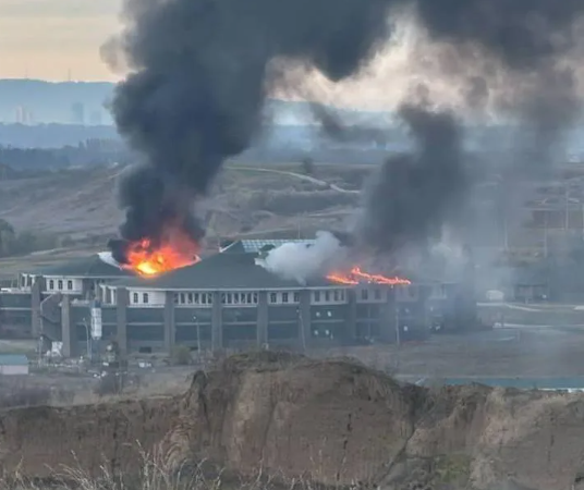 Спочатку пропонують "навчання": росіян вербують на війну проти України через державний сервіс