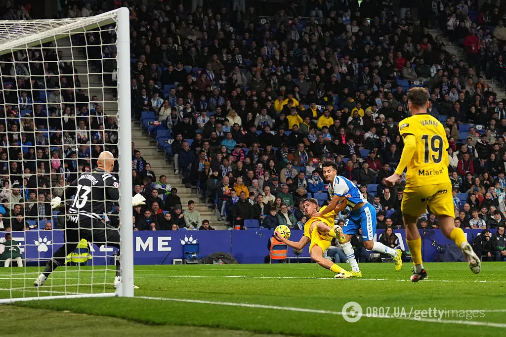 Футболіста збірної України освистав повний стадіон в Іспанії після голу з повторного пенальті. Відео