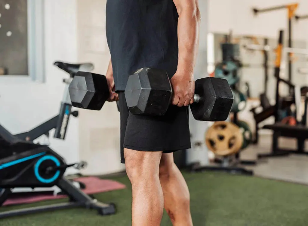 Плоский живіт після 50: безпечні вправи, які справді працюють