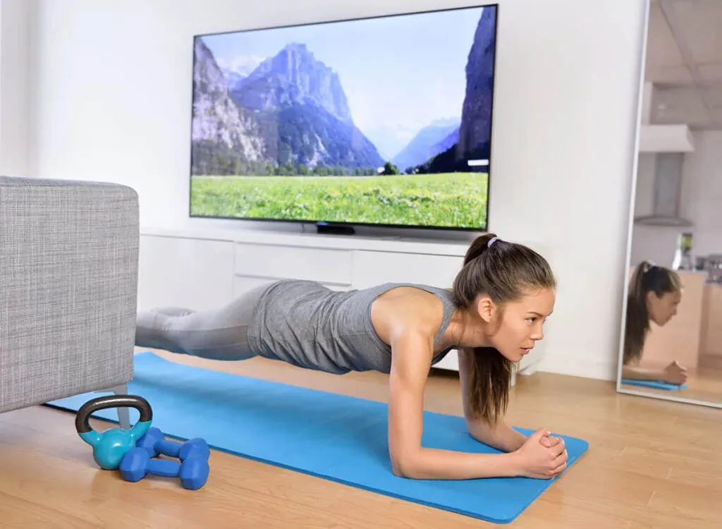 Плоский живіт після 50: безпечні вправи, які справді працюють