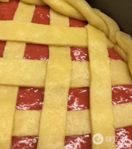 Самый простой пирог с ягодами к чаю: можно использовать замороженные плоды