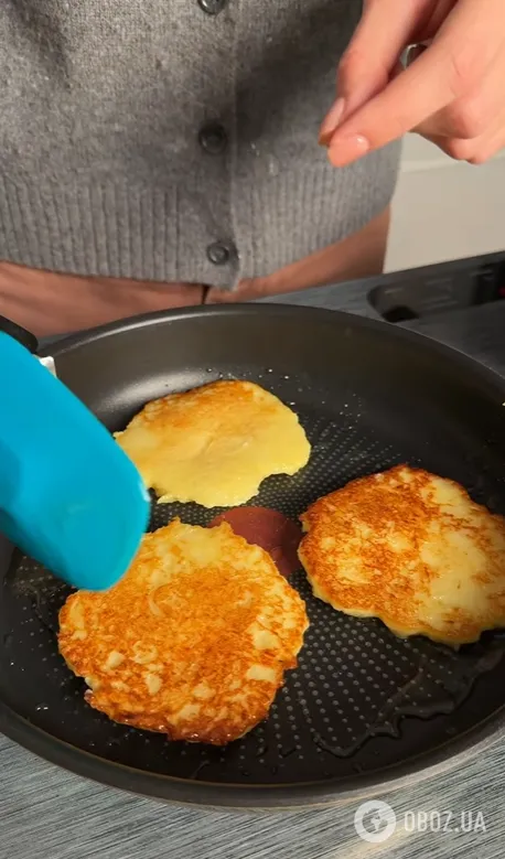 Найсмачніші картопляні деруни в духовці: додайте зверху багато сиру