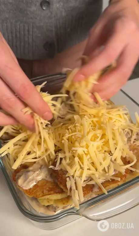 Найсмачніші картопляні деруни в духовці: додайте зверху багато сиру