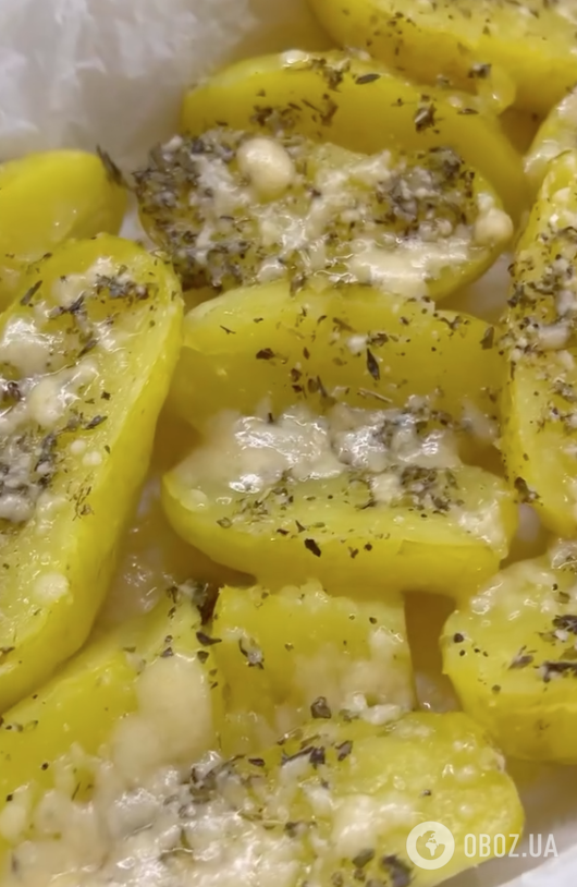 Як смачно запекти картоплю з сиром для обіду та вечері: ділимося легким рецептом