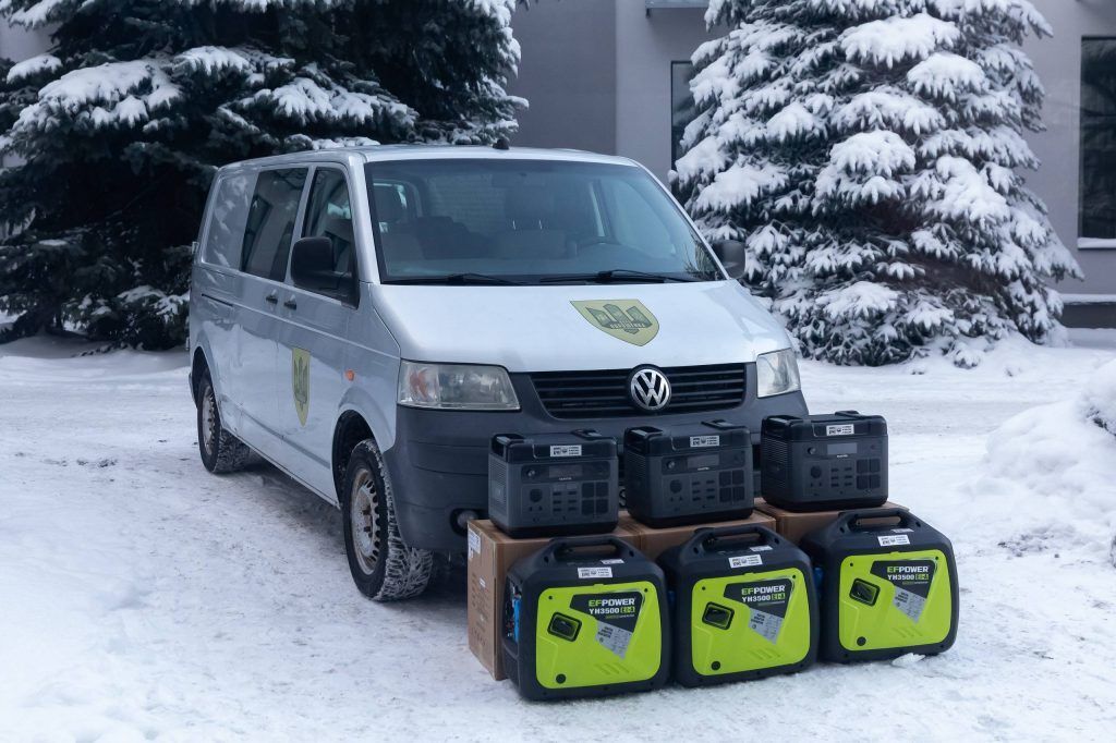 Порошенко передав допомогу військовим-зенітникам, які захищають небо Сумщини