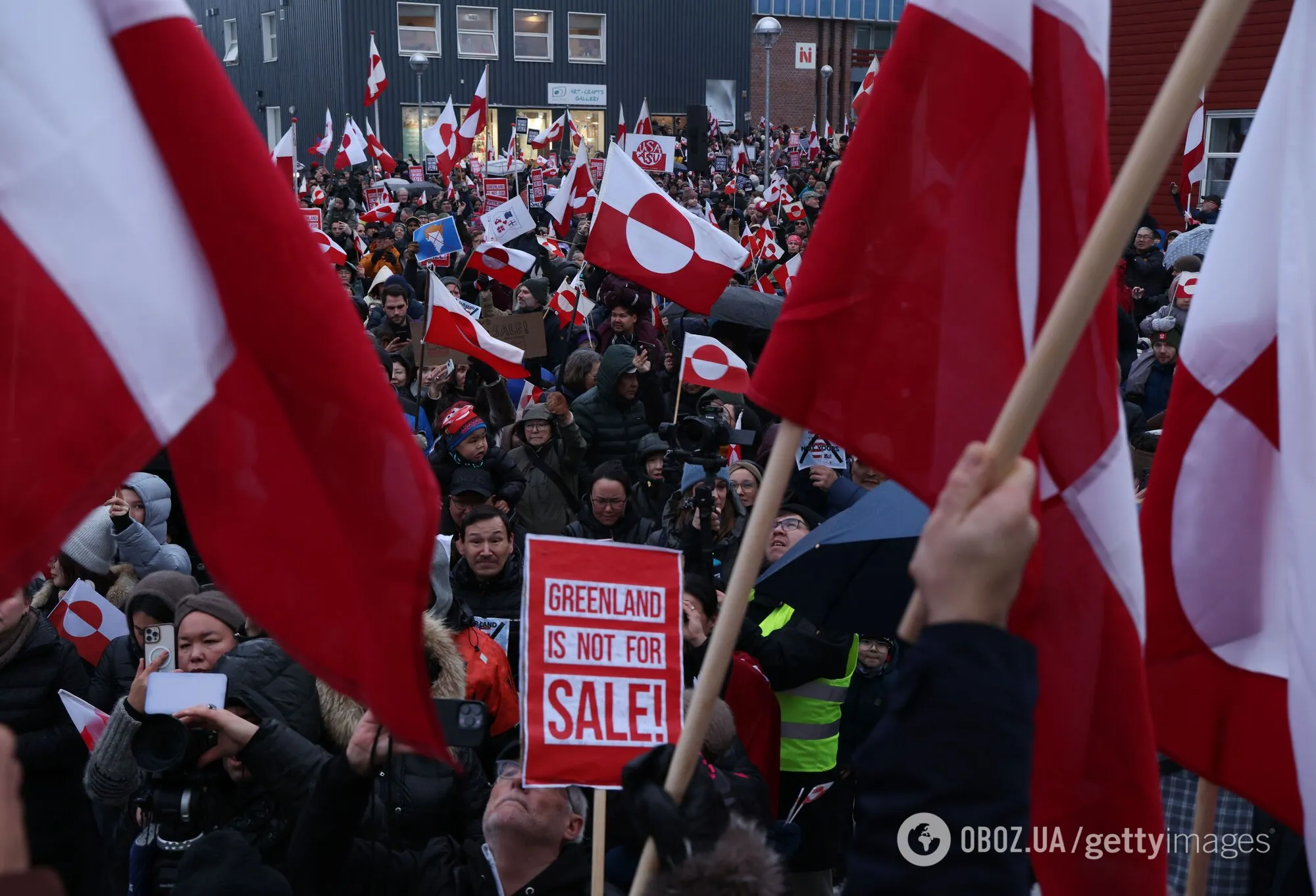 "Make America Go Away": у Данії тисячі людей протестували проти планів Трампа щодо Гренландії. Відео