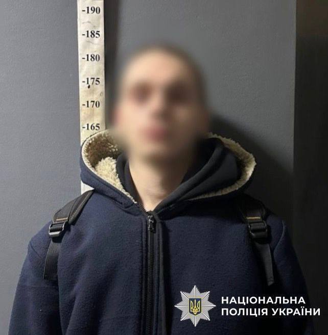 У Києві рецидивіст пограбував аптеку, щоб розрахуватись із боргами. Подробиці та фото