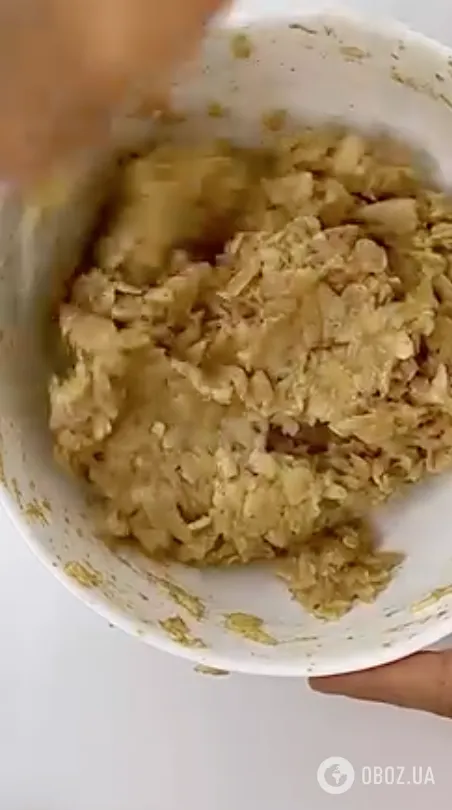 Смачніше і простіше, ніж пиріг: корисні яблучні оладки за 5 хвилин