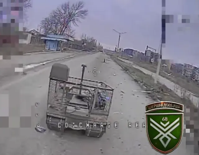 Украинские дронари уничтожили врагов прямо в Покровске: видео идеальной работы