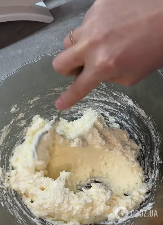 Ідеальні сирники, які ніколи не розпадуться: як приготувати