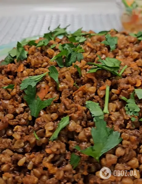 Гречка по-панськи з фаршем та овочами: як смачно і ситно приготувати буденну кашу